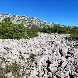 De retour sur le continent, pas facile de trouver un spot bivouac avec des terrains comme celui-ci