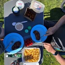 Mittagessen vom Grill
