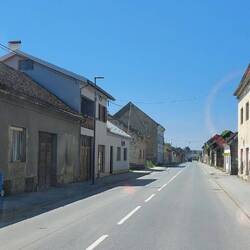 Ausgestorben. Teilweise ganze Straßenzüge