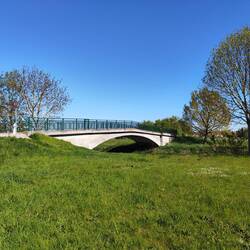 Die Stapenbrücke ebenfalls nach Wolmiersleben