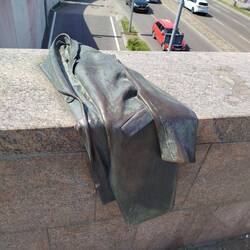 Das Kunstwerk der "vergessenen Jacke"