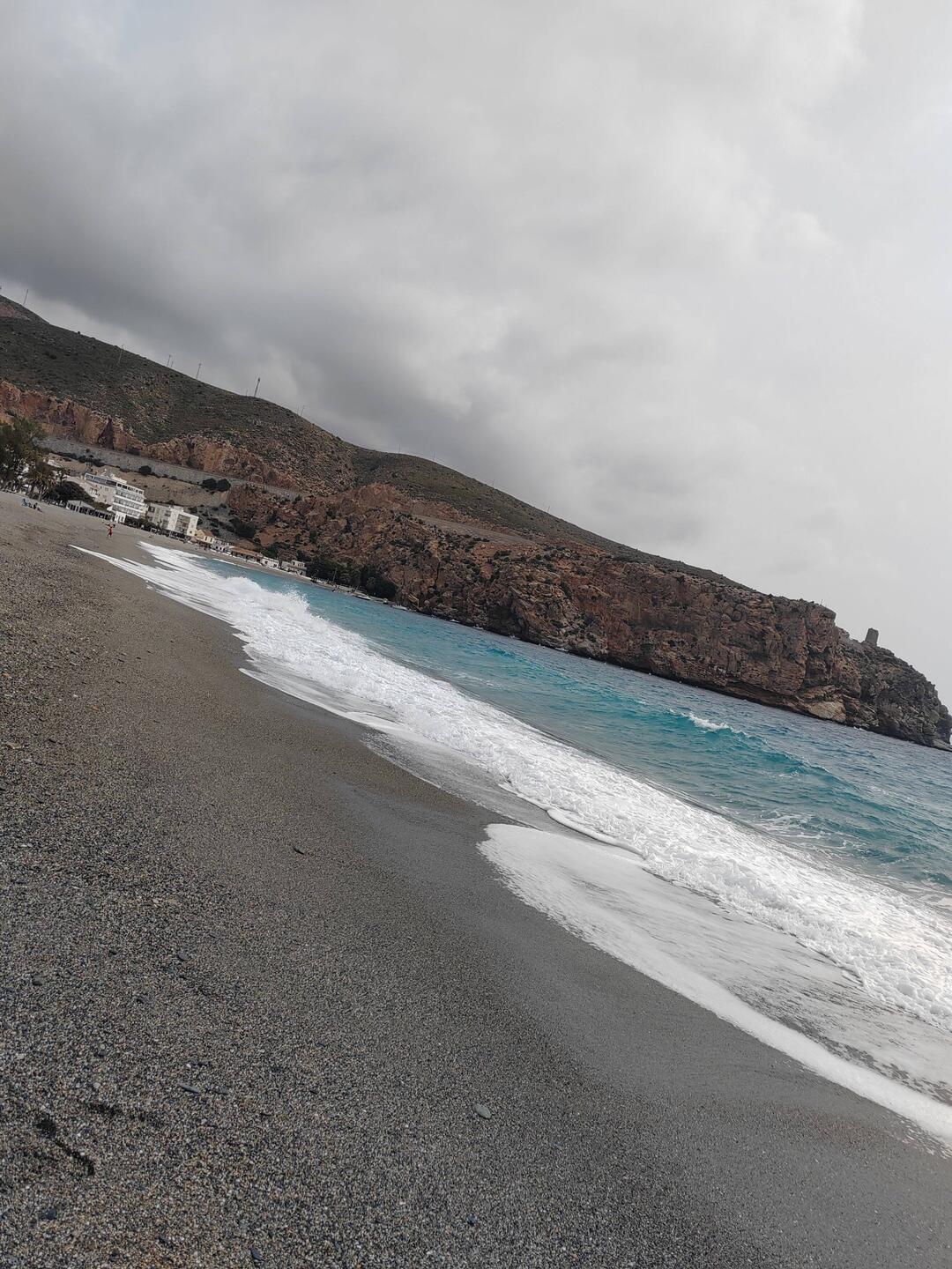 Calahonda Beach na eno stran...