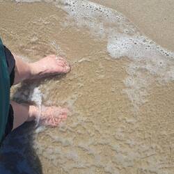 Barfuss laufen tat mal gut. Nur am Strand entlang - das schien mir zu anstrengend zu sein.