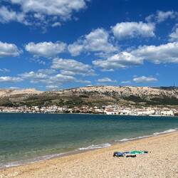 La plage de Pag. Aussi fréquentée que toutes les plages que j'ai vues en Croatie.