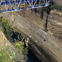 Bungee Jumping von der Brücke