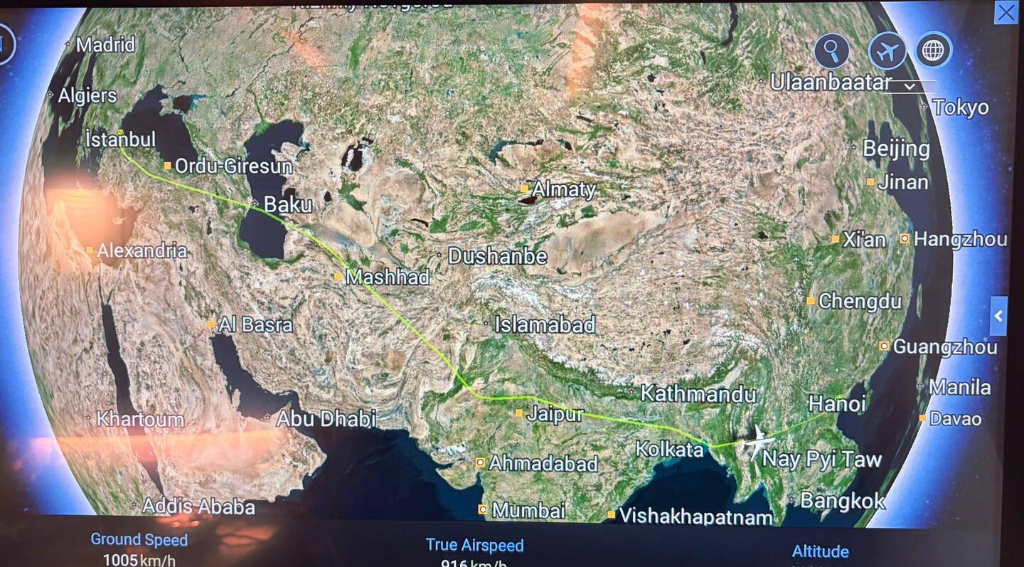 Flight route from Istanbul to Hanoi