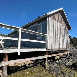 Old private cabin. Owned by the local First Nation.