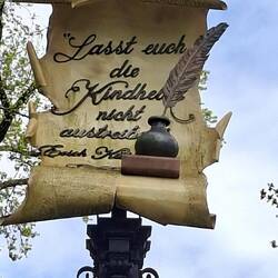 Gegenüber vom Museum