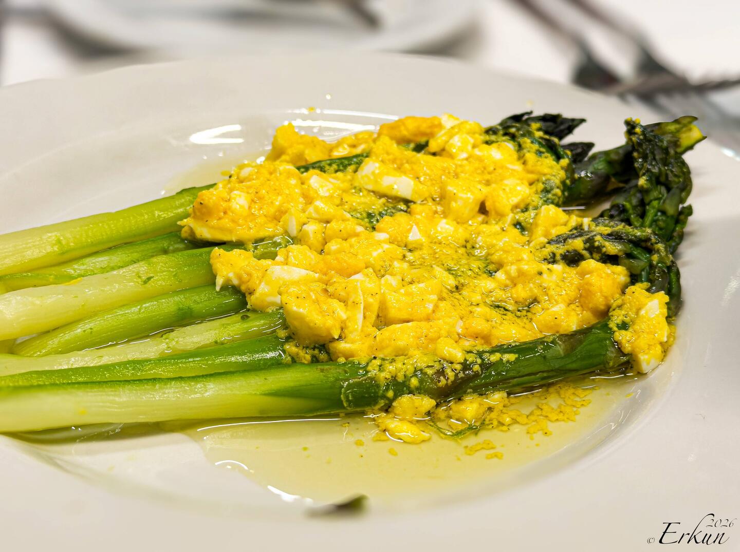 Asparagus and chopped boiled eggs with a lemon vinaigrette sauce @ Da Cesari — Bologna, Italy.