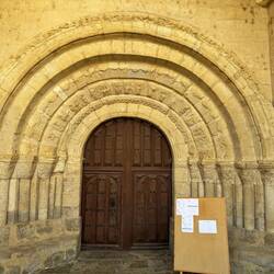There are some very interesting figure in this doorway but I couldn't get close.
