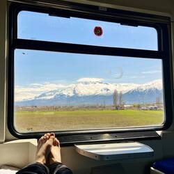 ... und Berge vorbeiziehen.