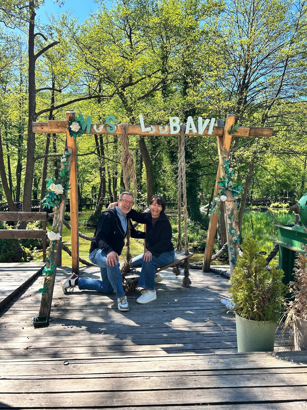 Die Liebesbrücke in Jajce passt zu uns....etwas in die Jahre gekommen.