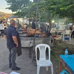 Besuch noch bei einem Grillfest im Nachbarort.