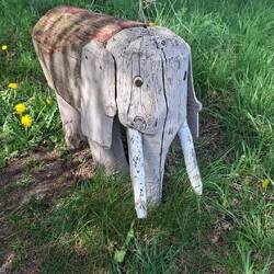 Hier: Elefant