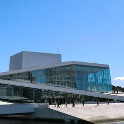 Oper mit begehbarem Dach