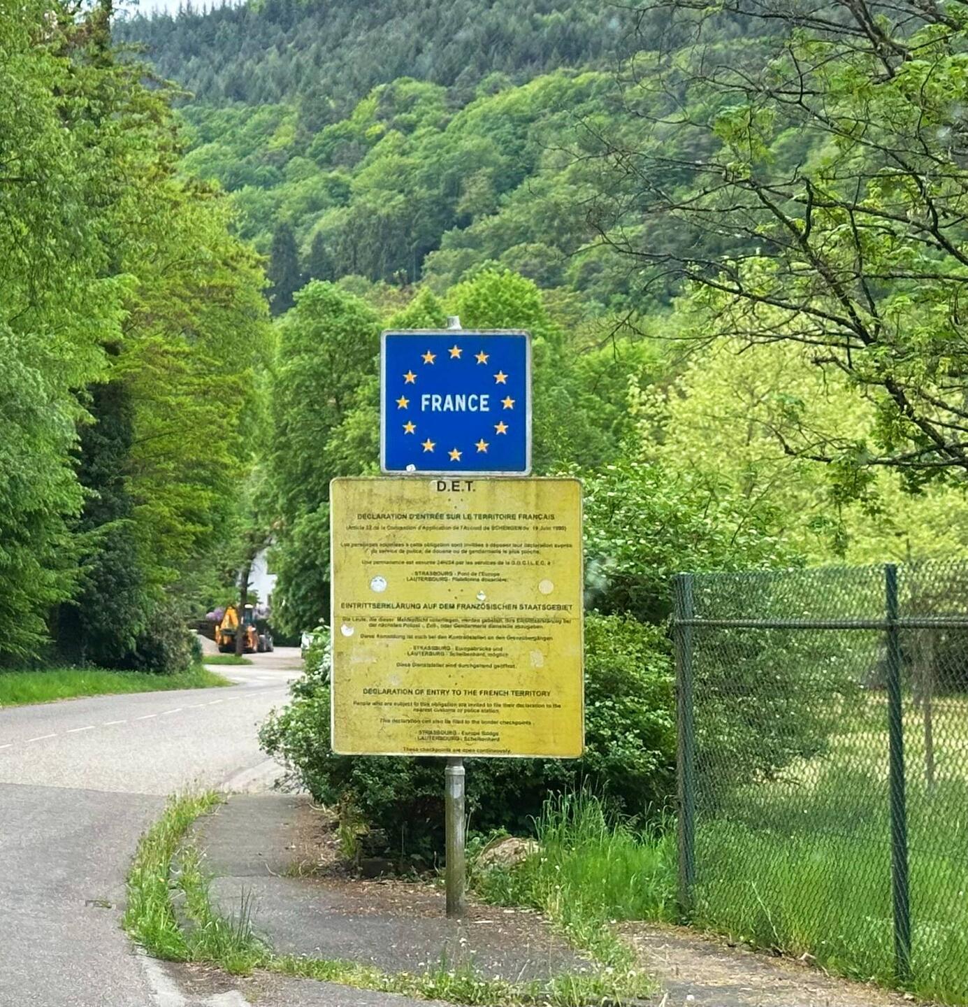 Einfahrt ins Elsass