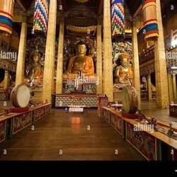 We weren't allowed to take photos so I borrowed this photo of the interior of the Coronation Temple