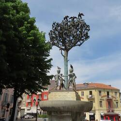 Rivoli - Piazza Martiri della Libertà, fontana "all'Albero della Pace"