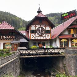 Größte Kuckucksuhr des Schwarzwaldes