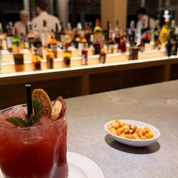 Lecker Getränk an der Bar 🍹