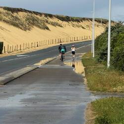Dünen bis an den Radweg