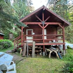 Chatterbox Falls ranger residence. No one home.