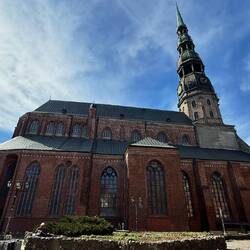 Petrikirche - Mittelalterliche Kirche (13. Jh.), mehrfach zerstört.