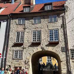 Einziges erhaltenes Stadttor aus dem 17. Jh., Teil der alten Stadtmauer, erbaut von den Schweden.