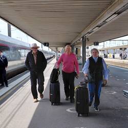The Queenslanders arrive in Tours