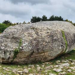 Menhir, wer hat den umgeschmissen? Volker?!