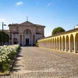 Chiesa di Santa Maria in Aula ... and a few of the 142 arches of the portico leading to it.