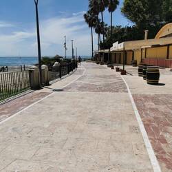 Ob plažna kolesarsko sprehajalna pot.