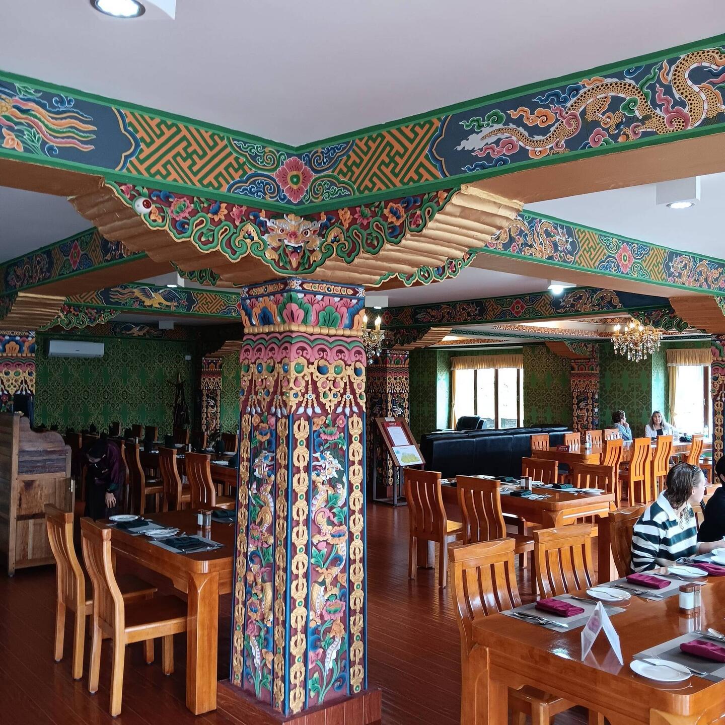 Restaurant in the Green Resort