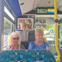Busreise zum anderen Ende der Stadt.