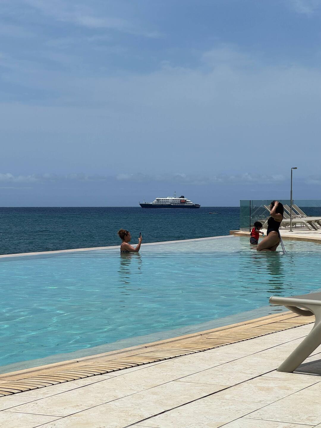 Fotoshooting mit Virenschiff