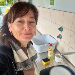 Heute mal niedrige Tätigkeit für Bine, allerdings hat Rolli die noch niedrigeren erledigt...💩