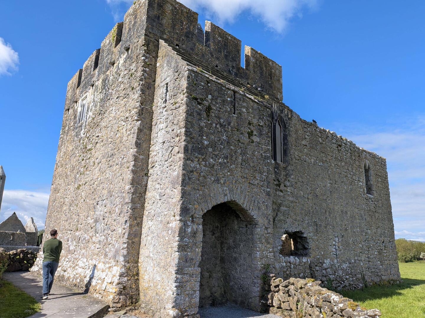 Kilmacduagh monastic site