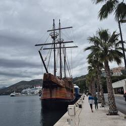 Es gibt aber auch noch ein Segelschiff