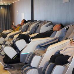 Massagesessel / Massage chair