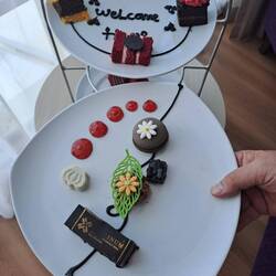 Im Hotel empfängt man uns sehr herzlich 🧁🍰🍩