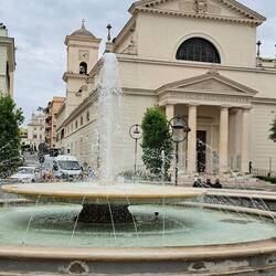 Chiesa dei Santi Pio e Antonio e fontanone