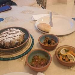 Daaaas Highlight: marokkanische Pastete, süss salzig mit Pouletfleisch, ein Gedicht!!!! - Pastilla