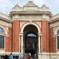 Mercato Coperto ... inside is a Coop and a number of small eateries — Ravenna, Italy.