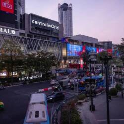 Central World zählt zu den größten Shoppingmalls in Bangkok (André Malerba / Bloomberg / Getty)