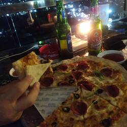 Diesmal das Foto beim Pizza-Essen 🍕😁