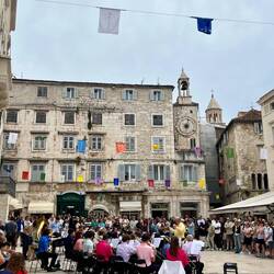 Concert d'instruments a vent sur la place du peuple