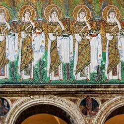 Procession of the Virgins ... Basilica di Sant'Apollinare Nuovo — Ravenna, Italy.
