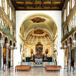 Looking towards the altar ... Basilica di Sant'Apollinare Nuovo — Ravenna, Italy.
