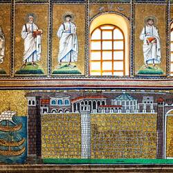 Mosaic of Classe, the ancient port of Ravenna ... Basilica di Sant'Apollinare Nuovo — Ravenna, Italy
