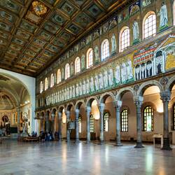 Procession of the Martyrs ... Basilica di Sant'Apollinare Nuovo — Ravenna, Italy.